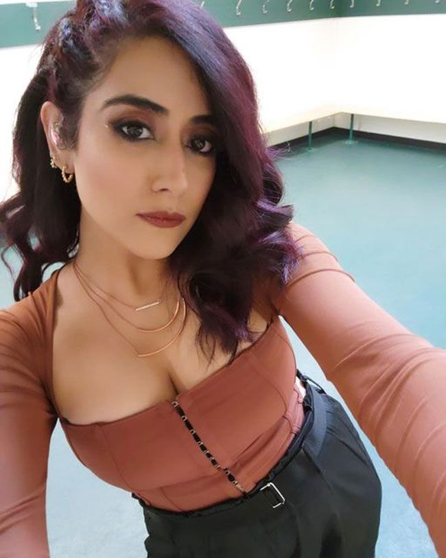 Staggering Poses Of Jonita Gandhi